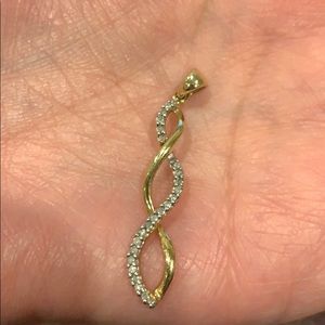 Gold and diamond pendant